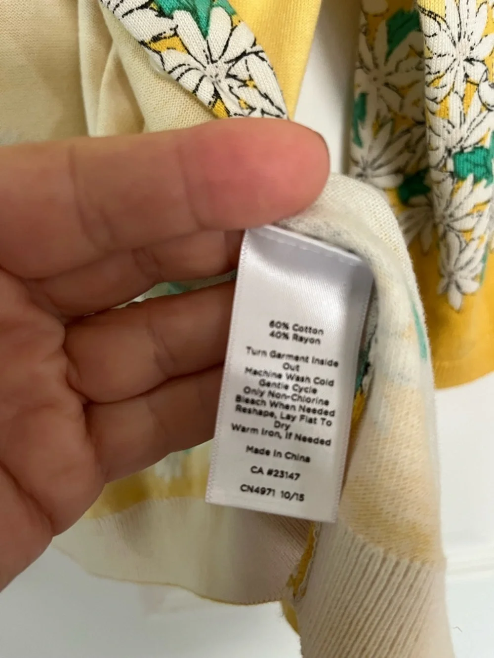 Talbots SzL Yellow Cotton Blend Cardigan with White Daisy Trim and Green Accents - Picture 6 of 6